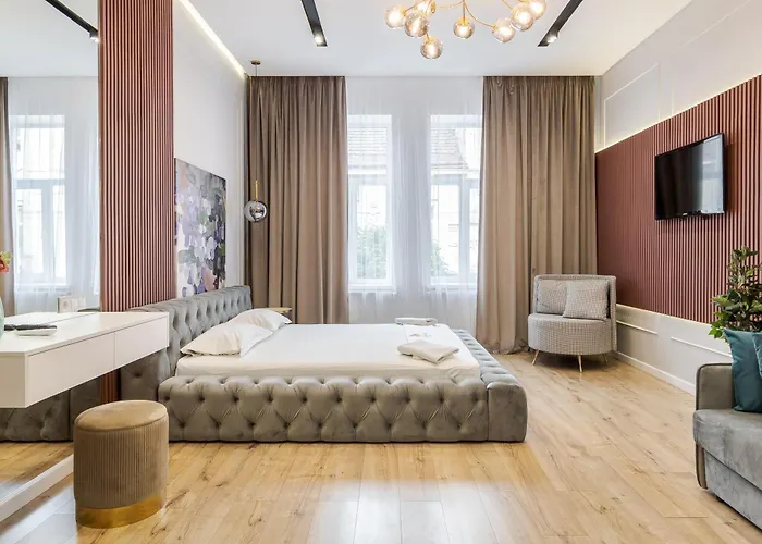 Leogrand Apartments On Leontovycha 17