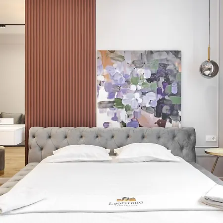 Leogrand Apartments On Leontovycha 17 Львов Экстерьер фото