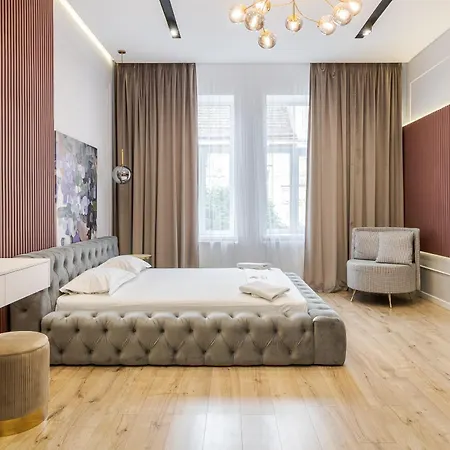 Leogrand Apartments On Leontovycha 17 Львов Экстерьер фото